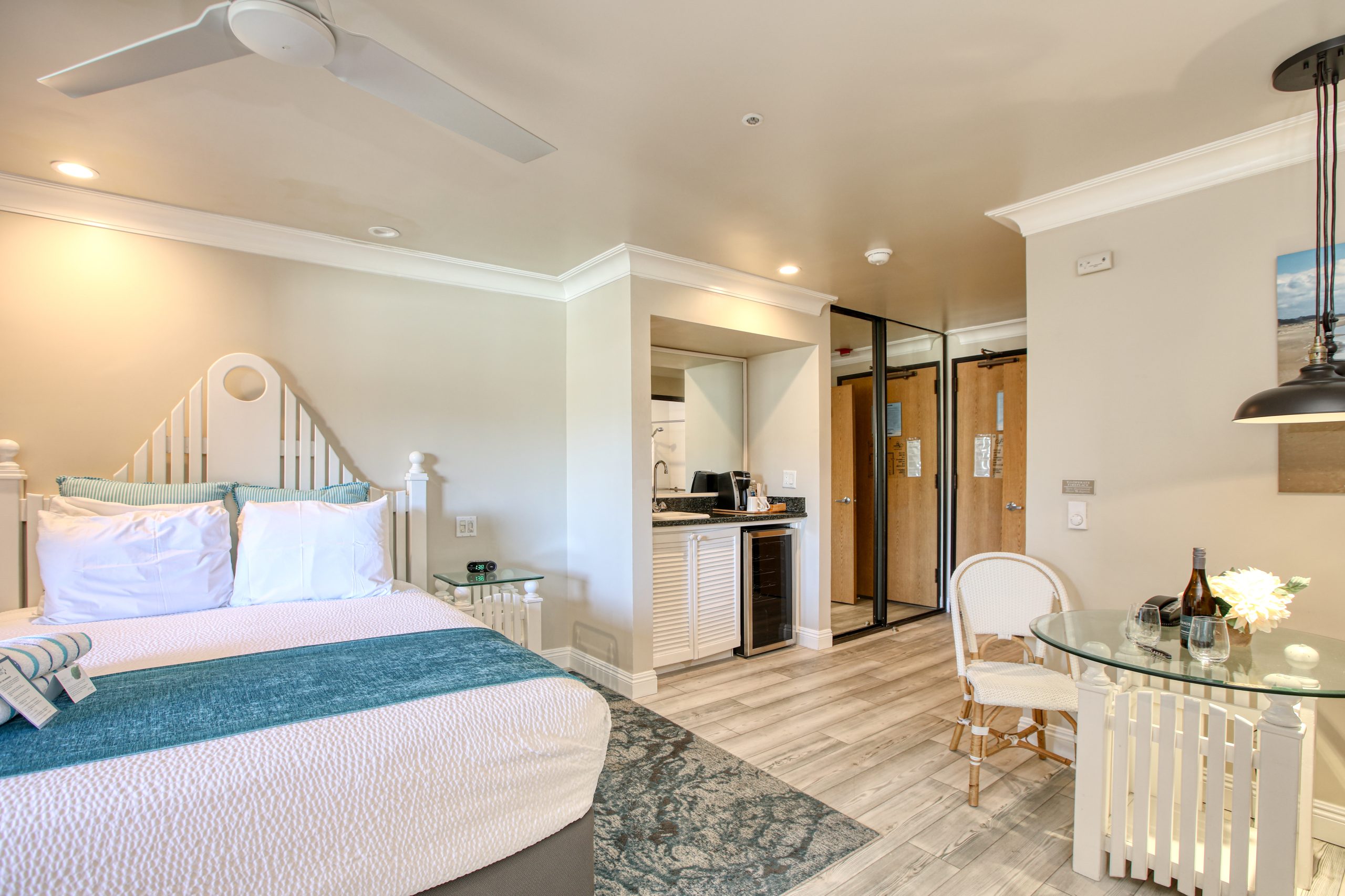 SeaVenture Hotel | Accessible Queen Room - Entry