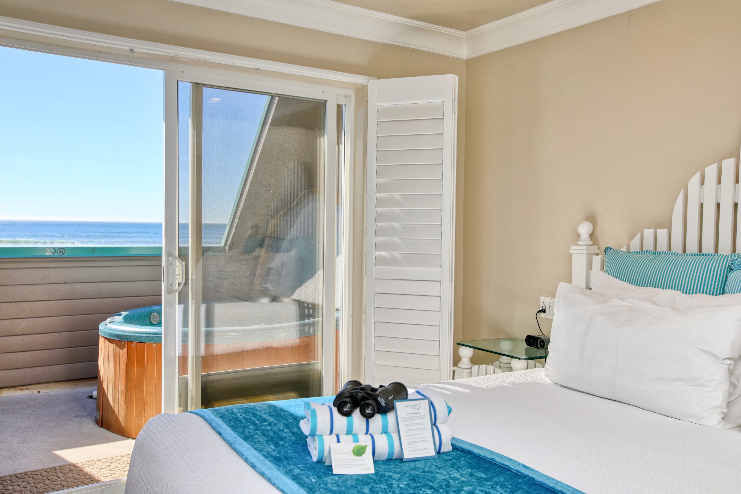 SeaVenture Hotel | Corner Ocean View Room - View of Deck