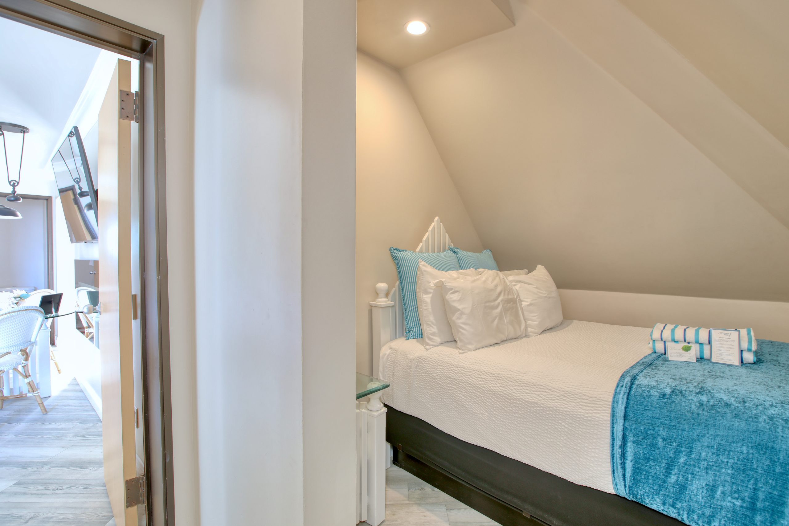 SeaVenture Hotel | Corner Ocean View Room