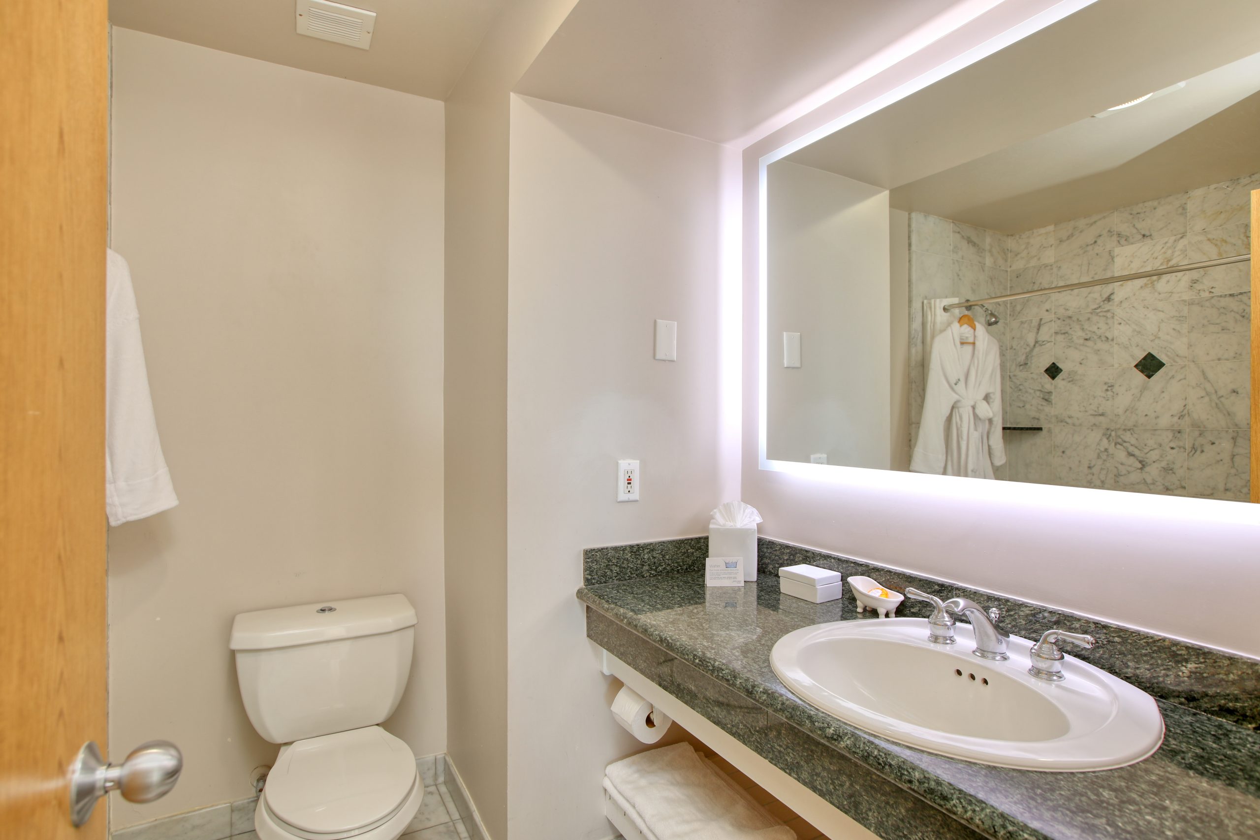 SeaVenture Hotel | Corner Ocean View Room