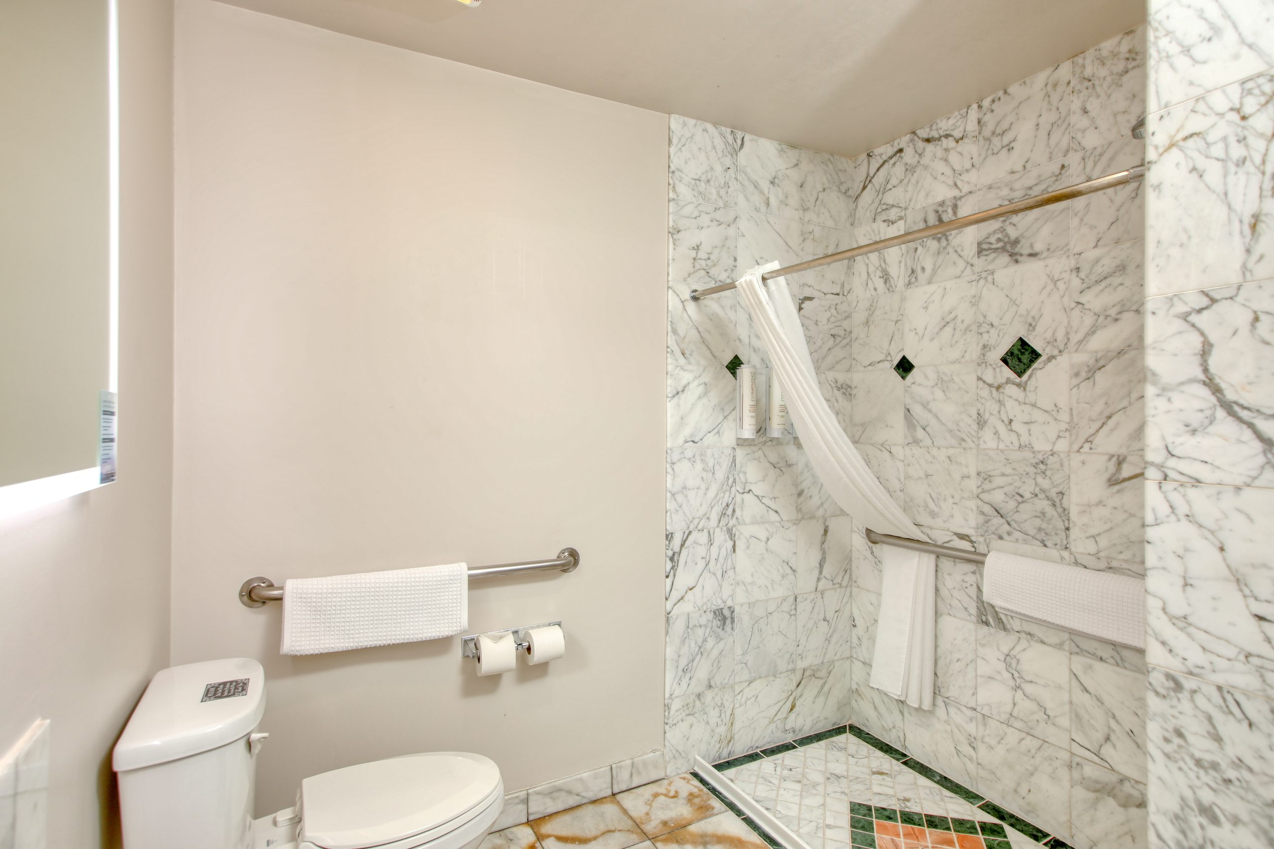 Boardwalk Spa Suite (Room 115)