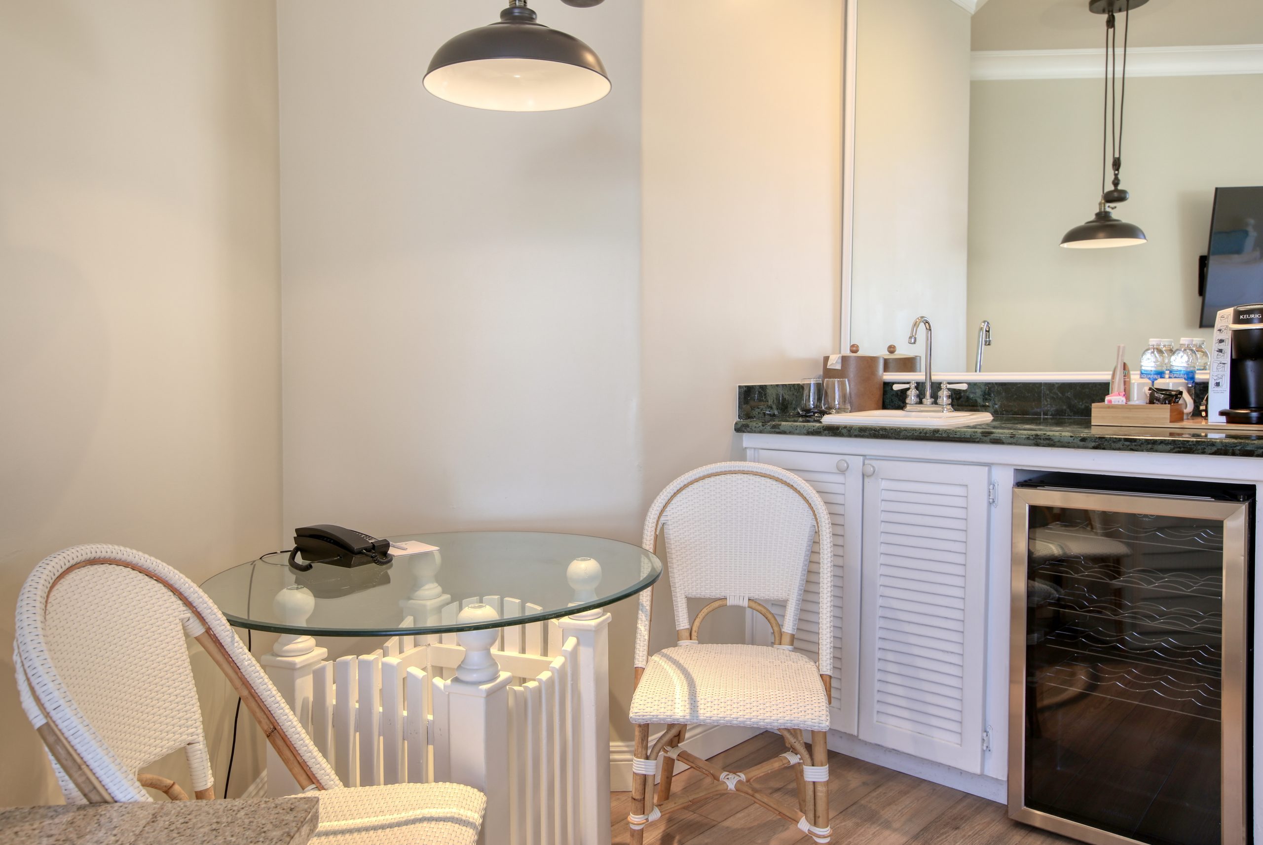 Fireplace King (Room 318)